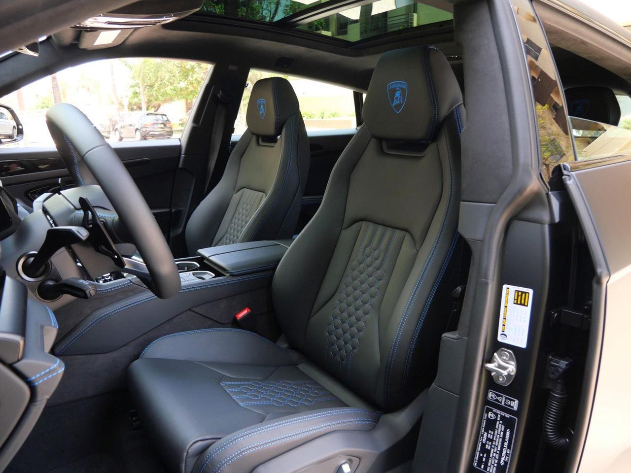 2025 Lamborghini Urus SE SE Lawrence KS