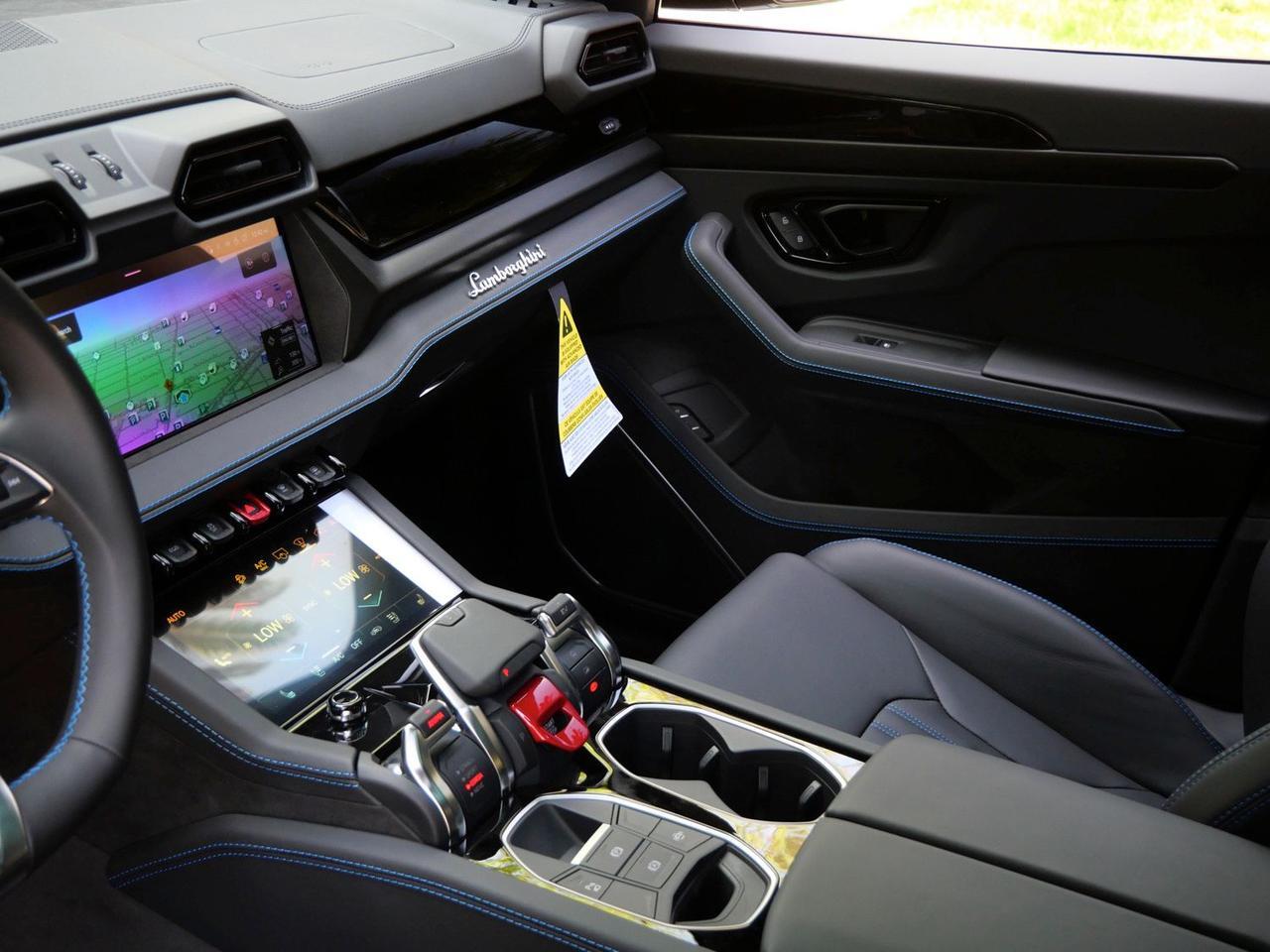 2025 Lamborghini Urus SE SE Lawrence KS