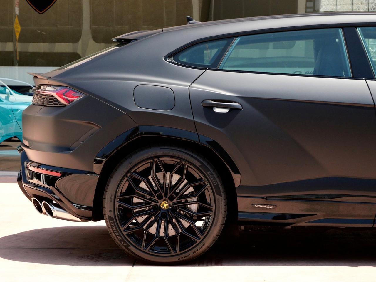 2025 Lamborghini Urus SE SE Lawrence KS