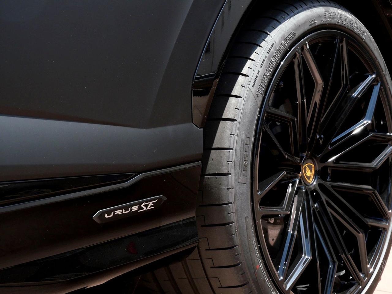 2025 Lamborghini Urus SE SE Lawrence KS