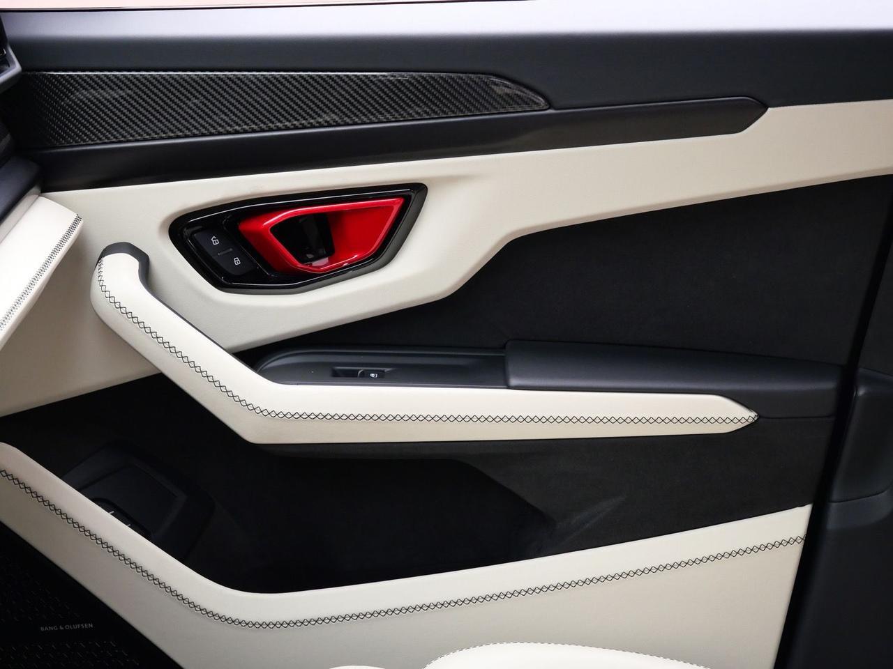 2025 Lamborghini Urus SE SE Lawrence KS