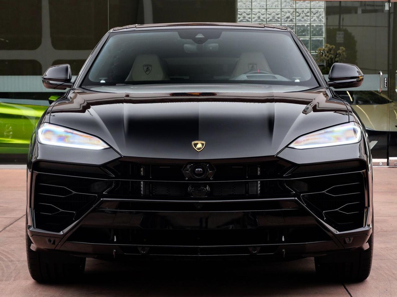 2025 Lamborghini Urus SE SE Lawrence KS