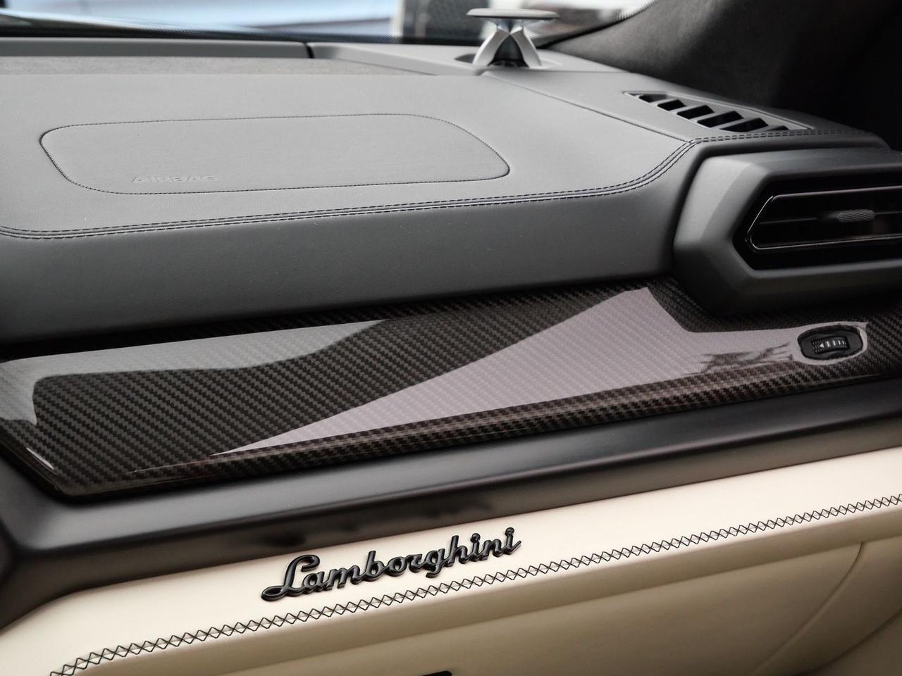 2025 Lamborghini Urus SE SE Lawrence KS