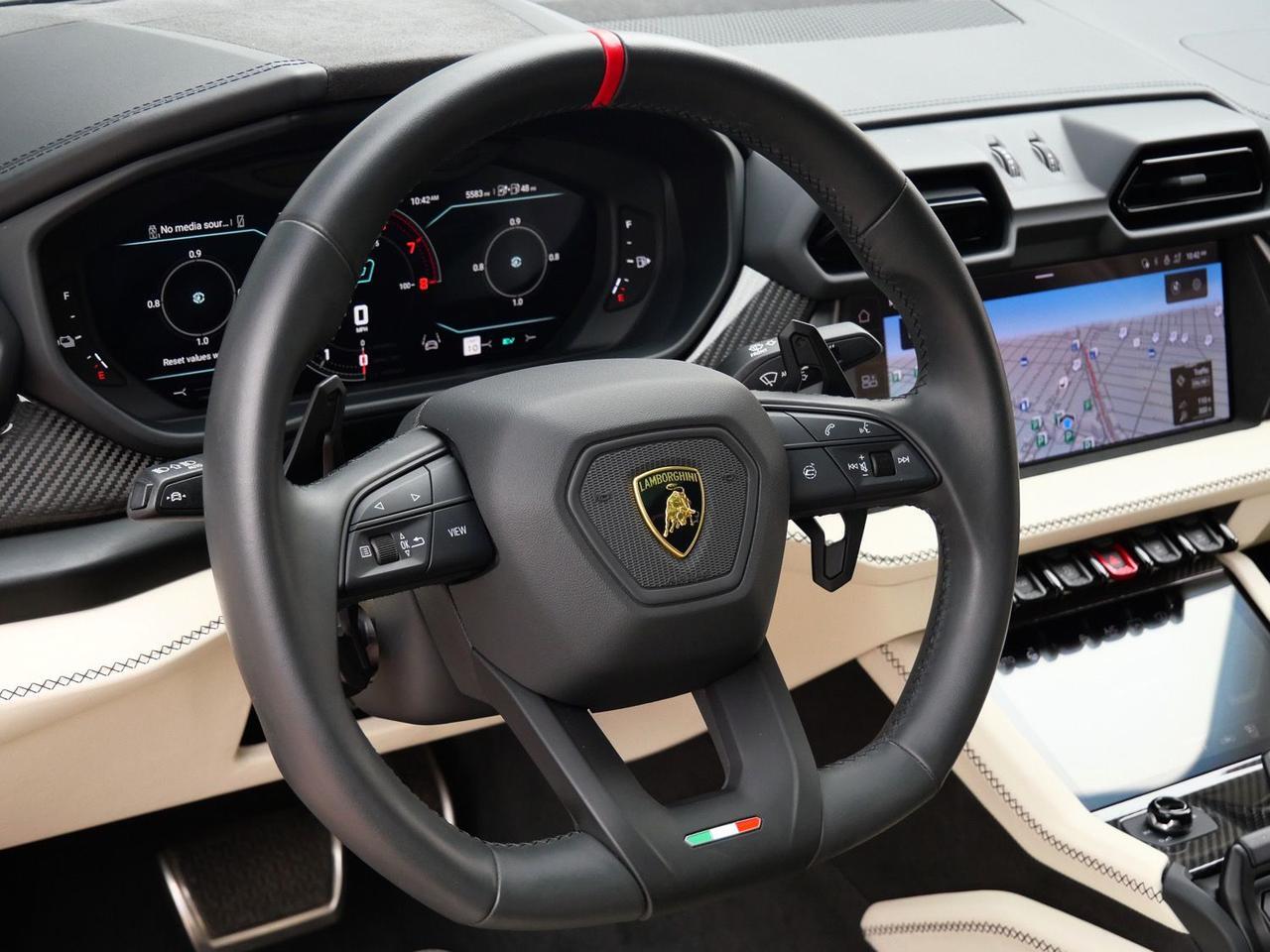 2025 Lamborghini Urus SE SE Lawrence KS
