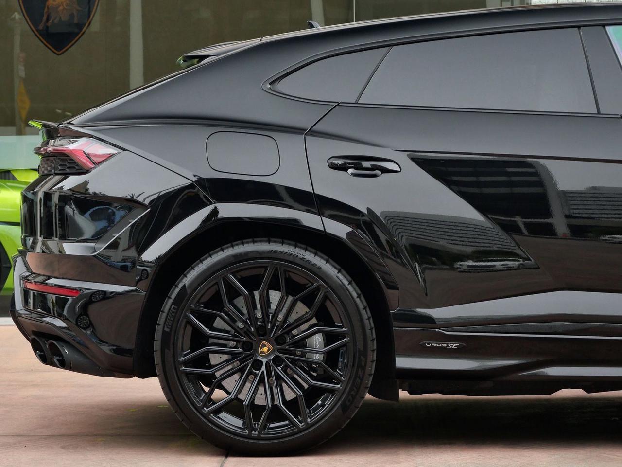 2025 Lamborghini Urus SE SE Lawrence KS