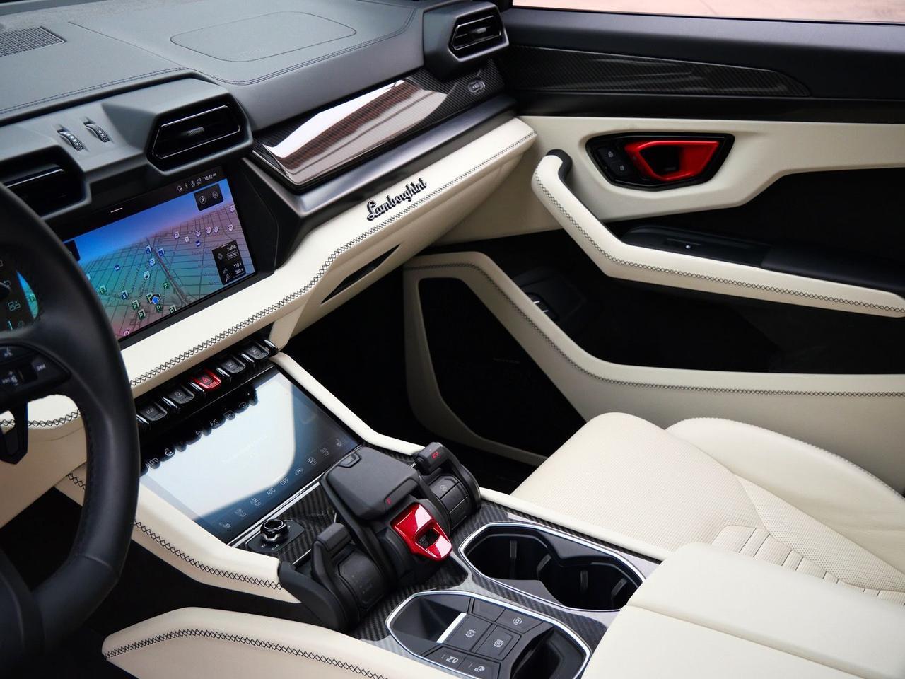 2025 Lamborghini Urus SE SE Lawrence KS