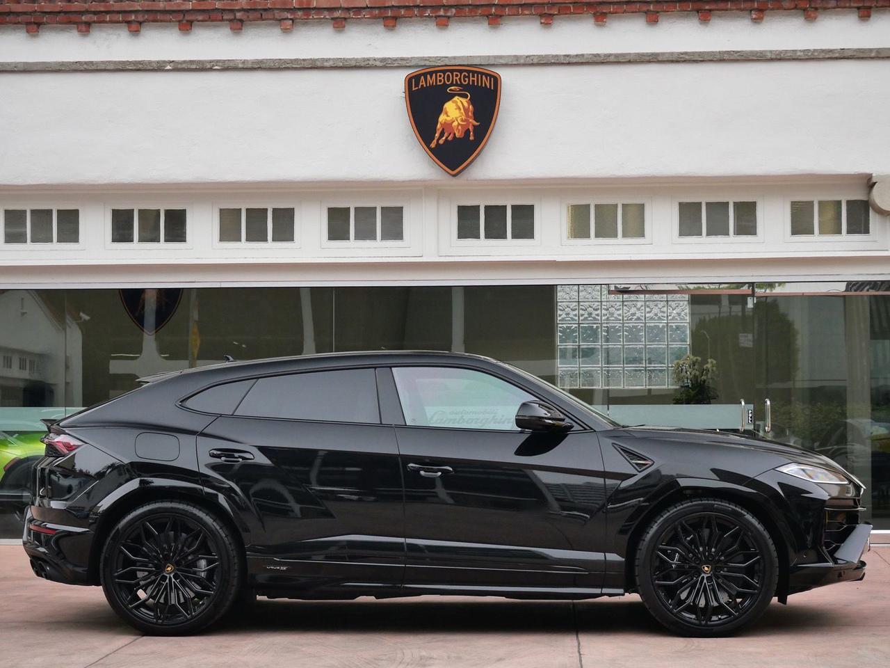 2025 Lamborghini Urus SE SE Lawrence KS