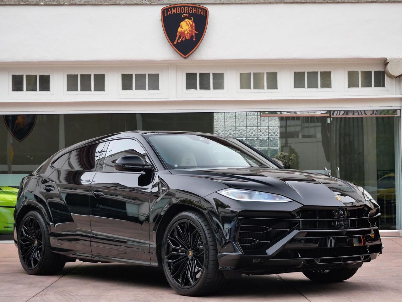 2025 Lamborghini Urus SE