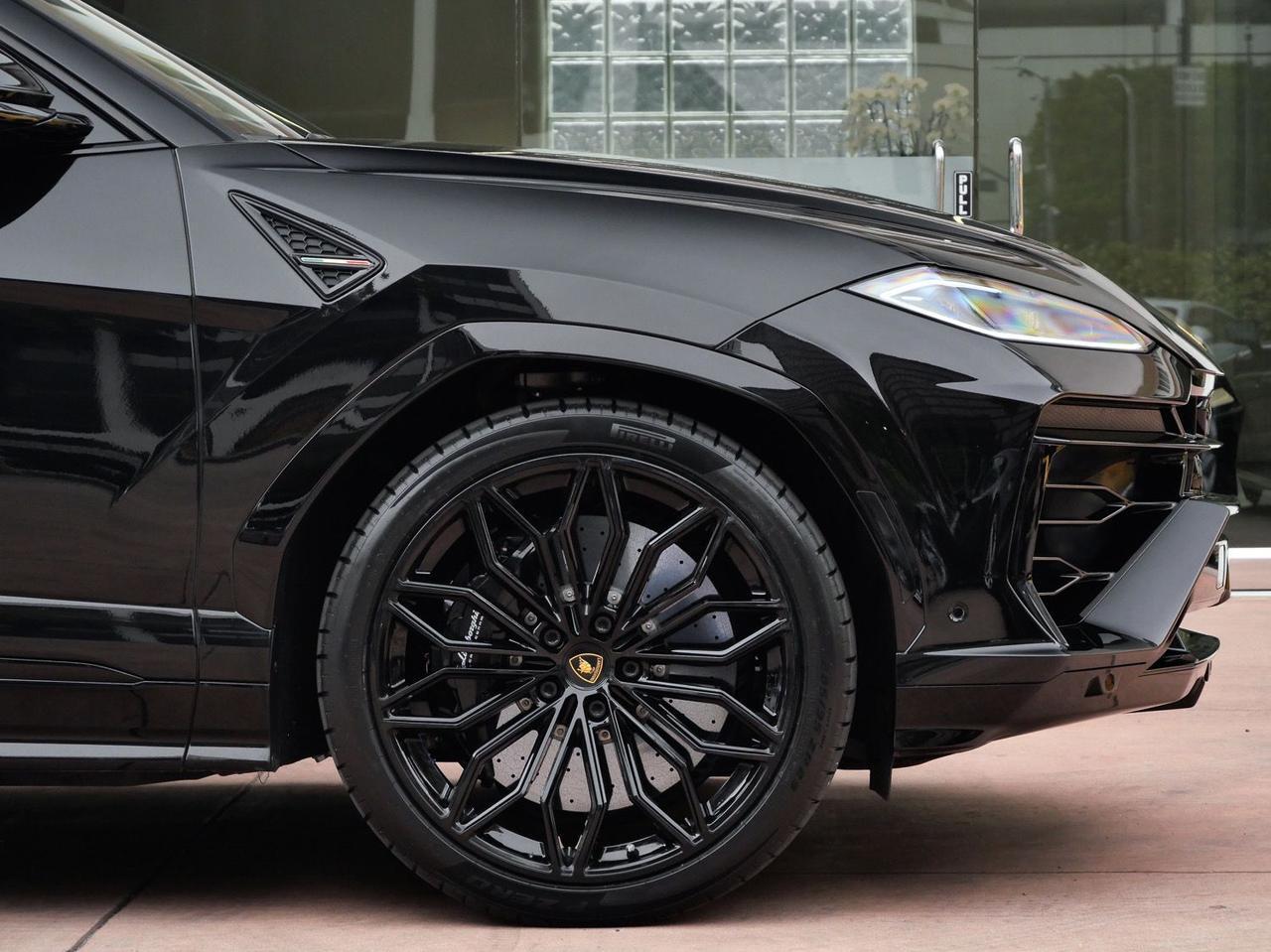 2025 Lamborghini Urus SE SE Lawrence KS