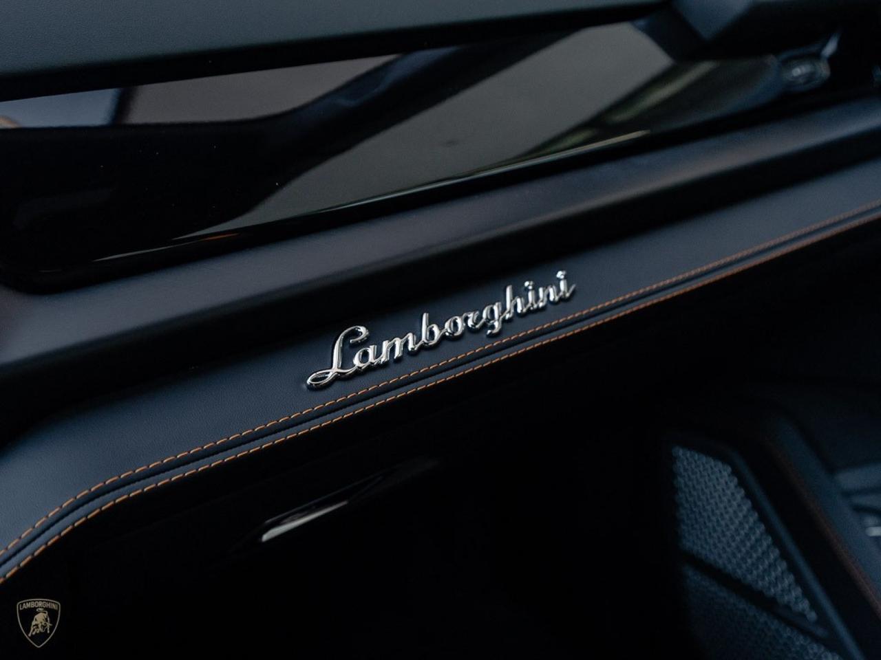 2025 Lamborghini Urus SE West Palm Beach FL