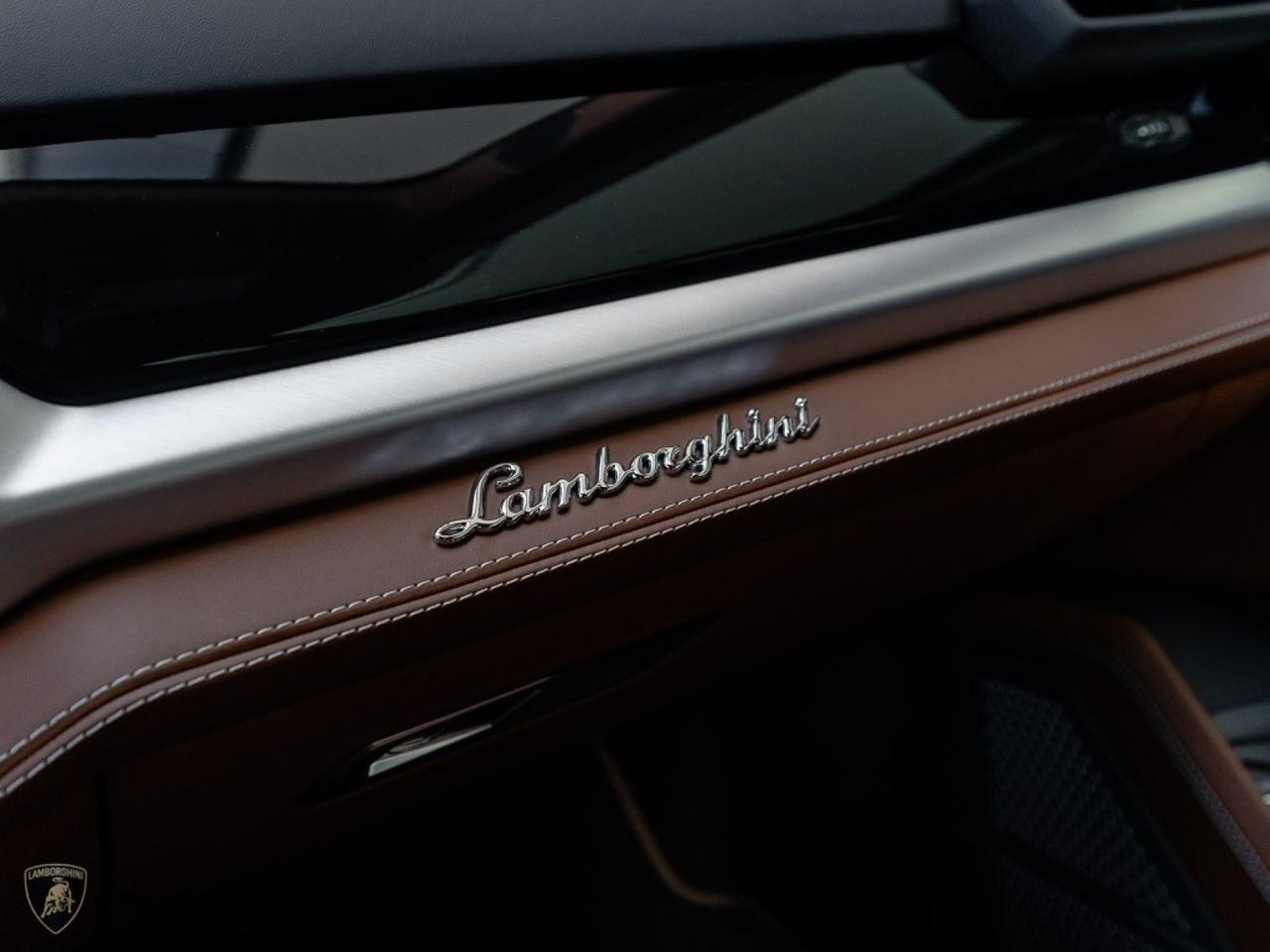 2025 Lamborghini Urus SE West Palm Beach FL