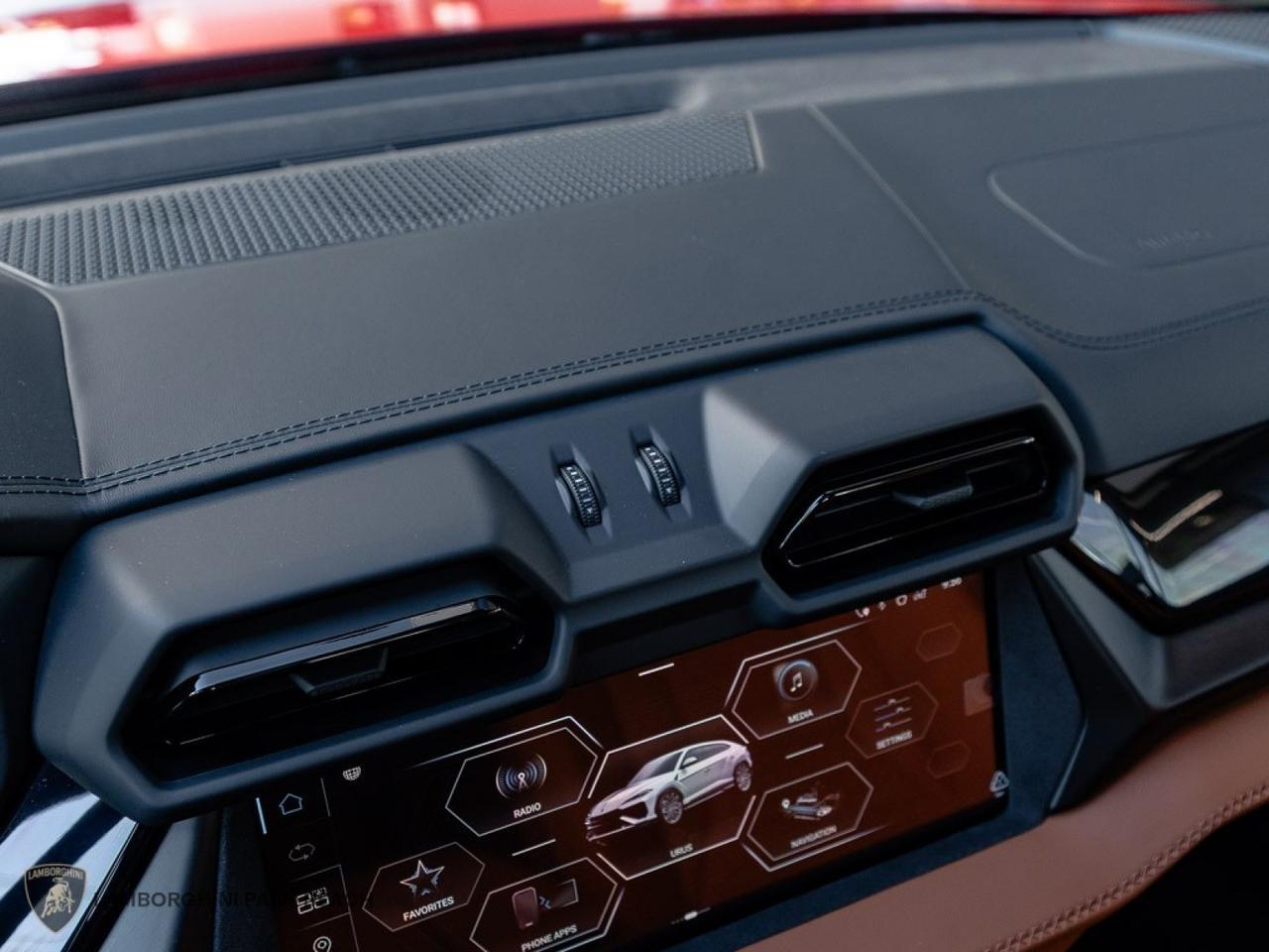 2025 Lamborghini Urus SE West Palm Beach FL