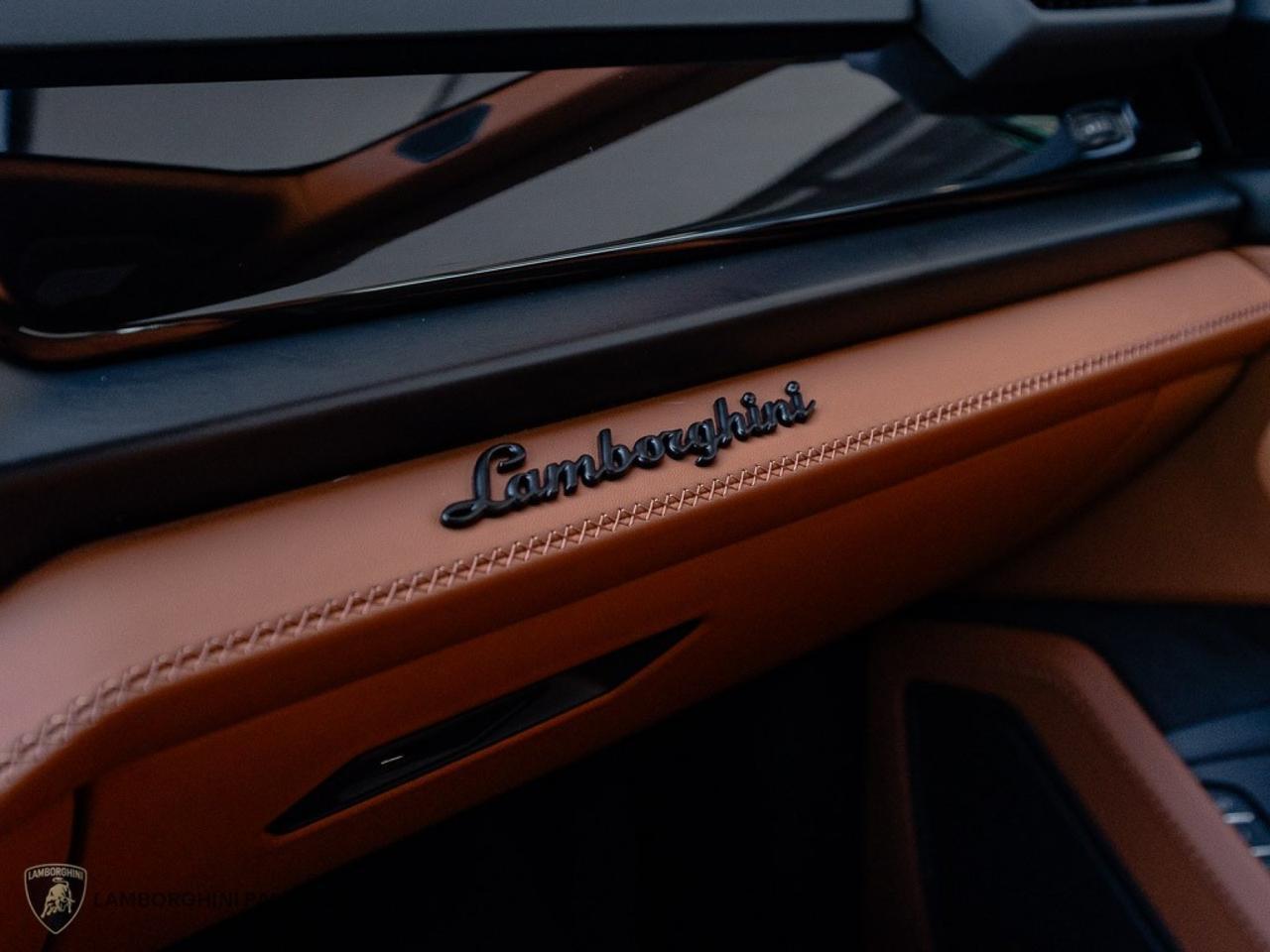 2025 Lamborghini Urus SE West Palm Beach FL