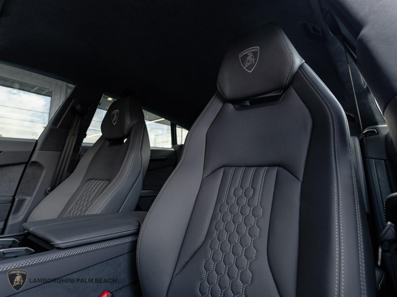 2025 Lamborghini Urus SE West Palm Beach FL