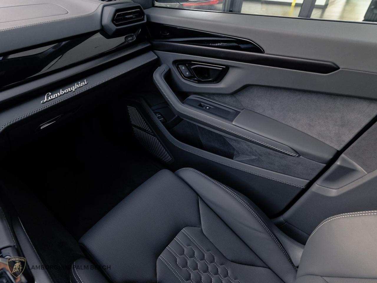 2025 Lamborghini Urus SE West Palm Beach FL