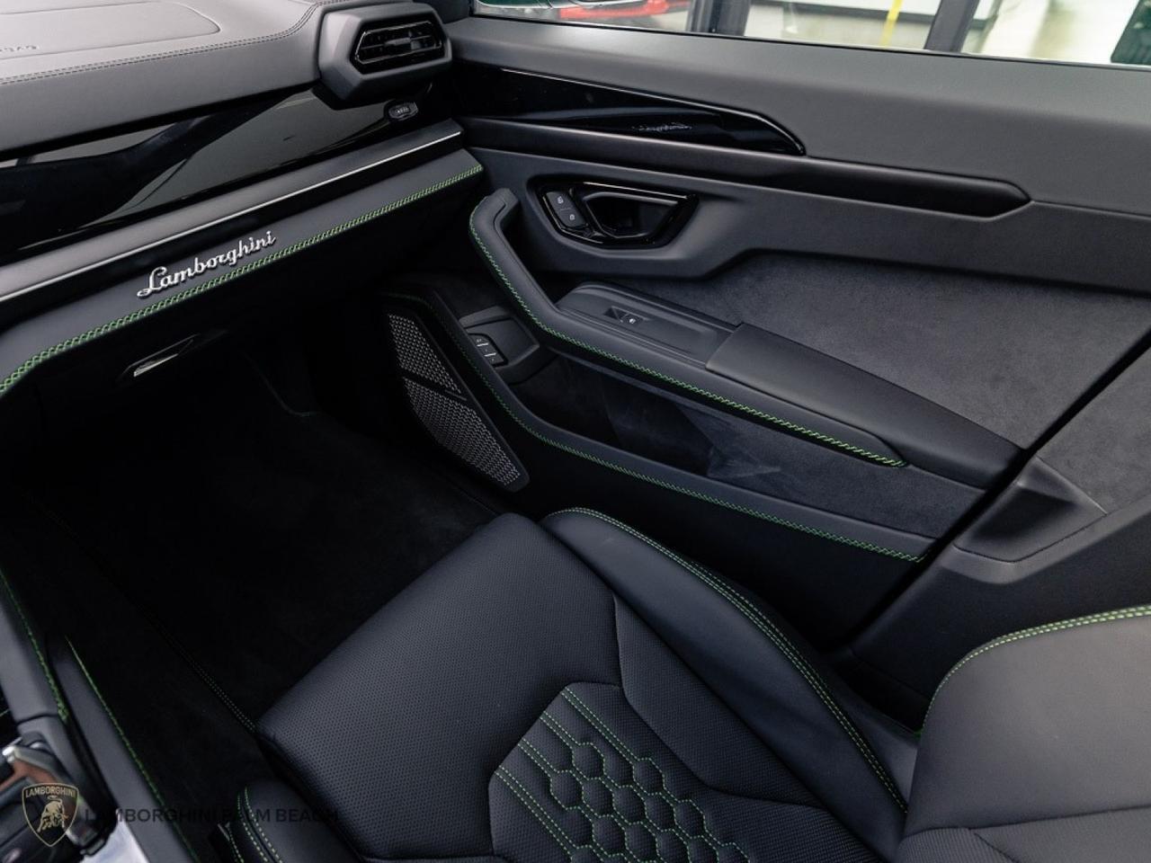 2025 Lamborghini Urus SE West Palm Beach FL