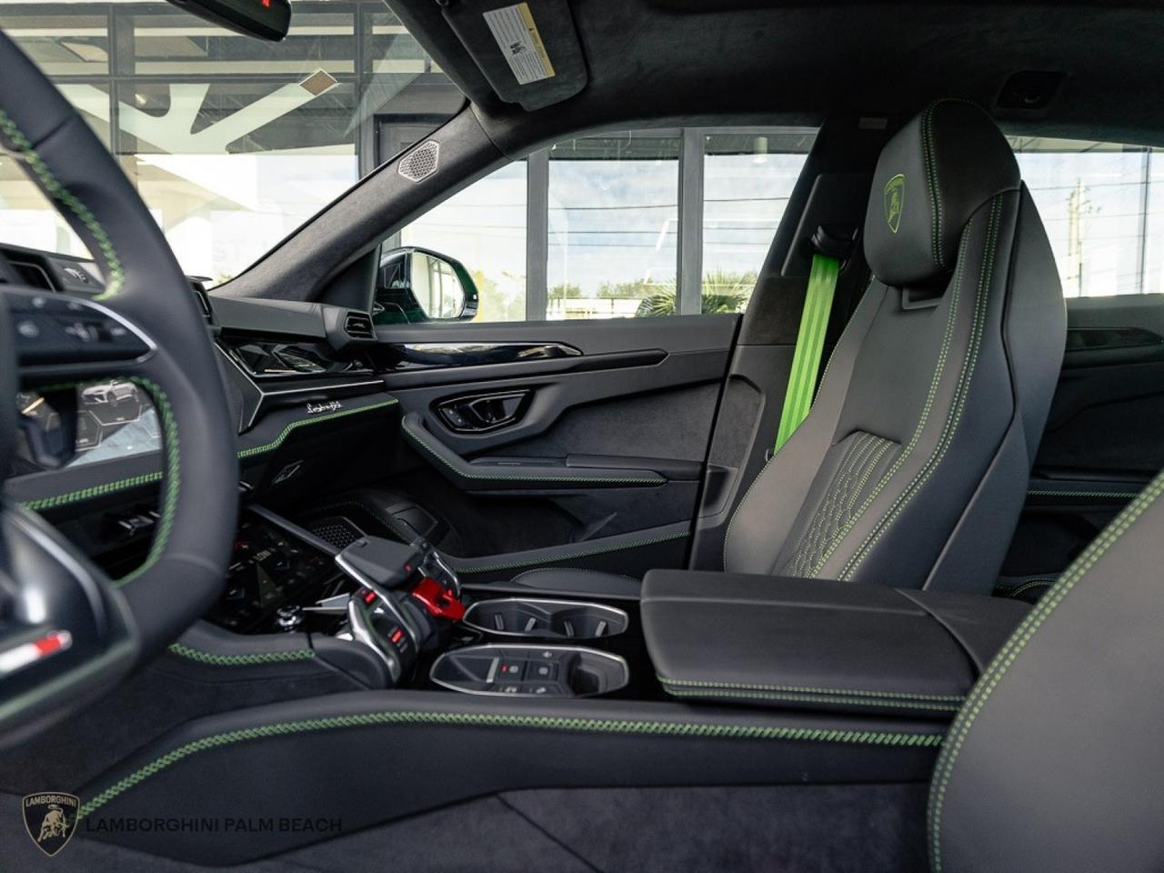 2025 Lamborghini Urus SE West Palm Beach FL