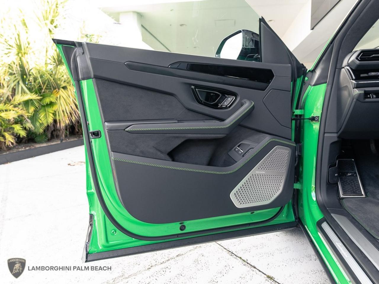 2025 Lamborghini Urus SE West Palm Beach FL
