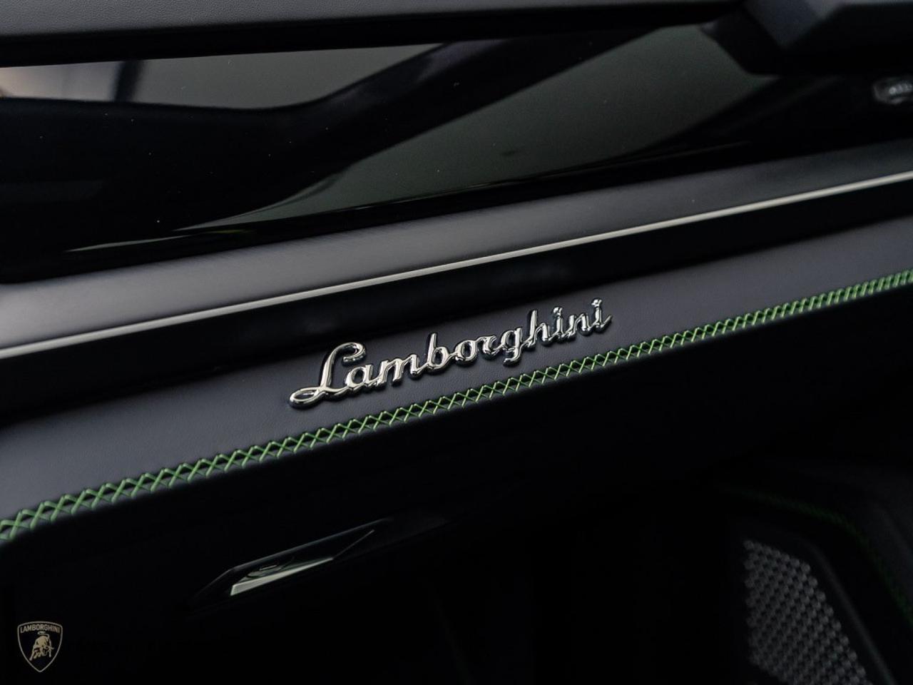 2025 Lamborghini Urus SE West Palm Beach FL