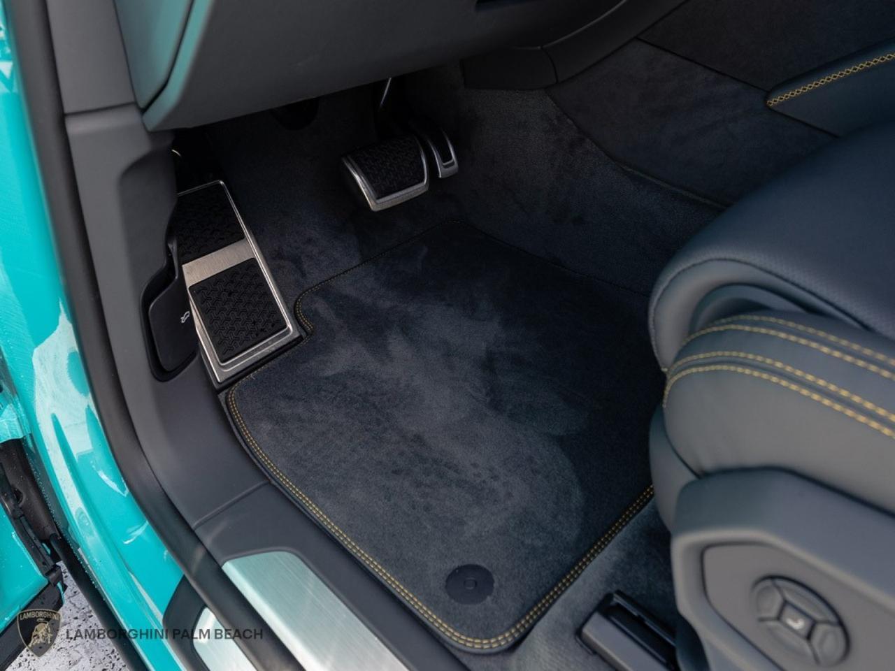 2025 Lamborghini Urus SE West Palm Beach FL