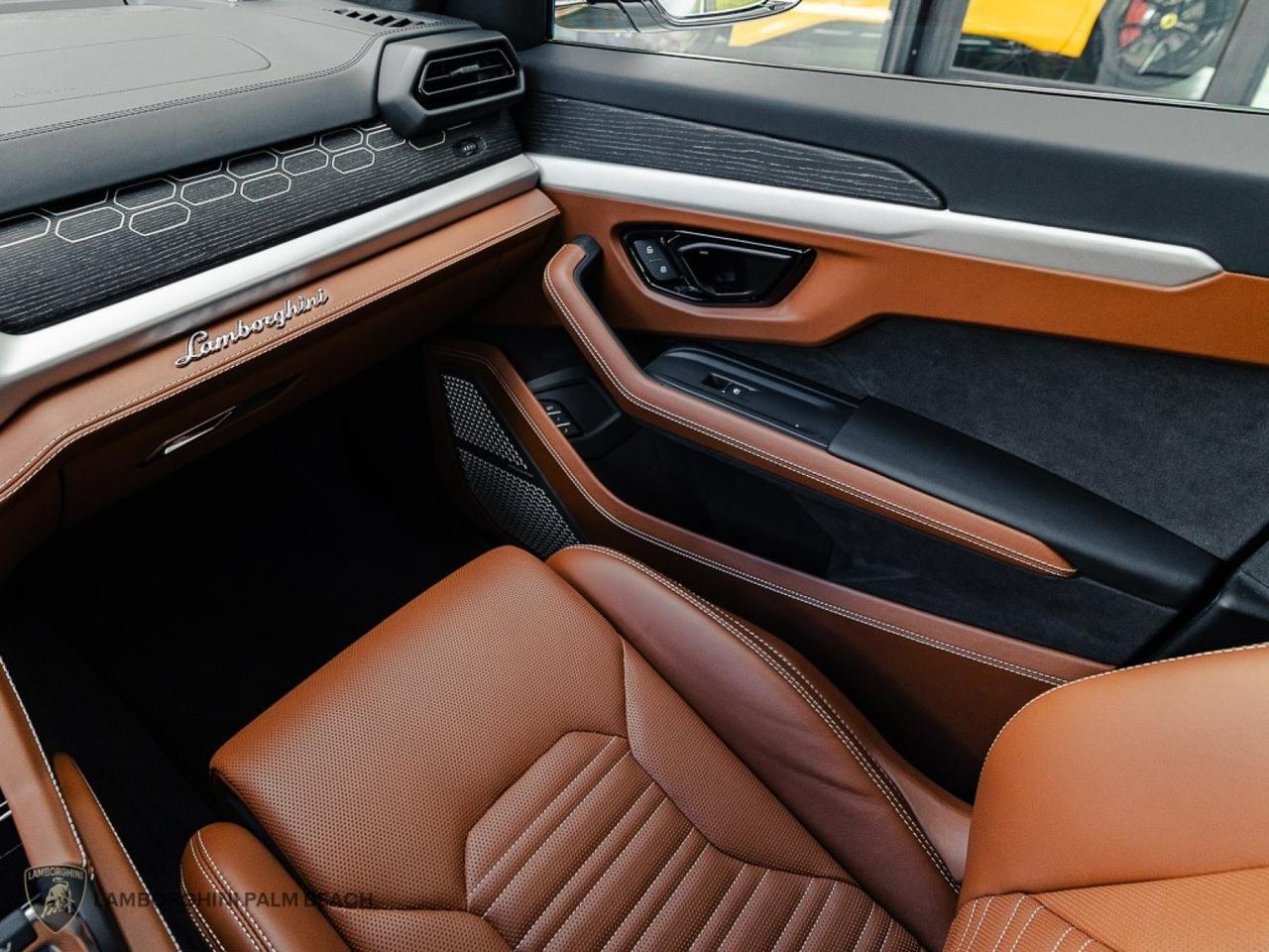 2025 Lamborghini Urus SE West Palm Beach FL