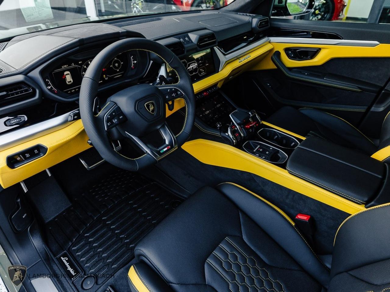 2025 Lamborghini Urus SE West Palm Beach FL