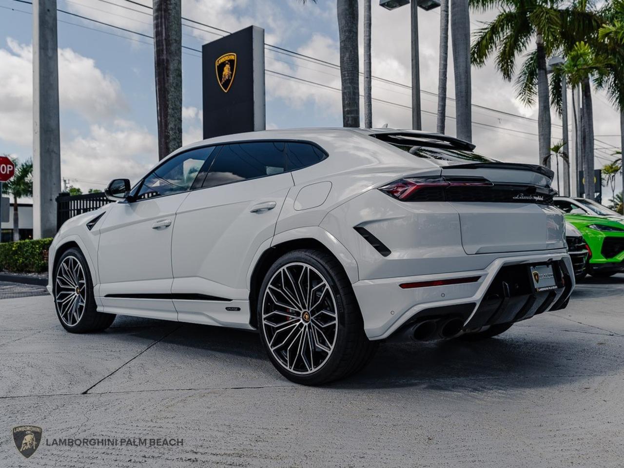 2025 Lamborghini Urus SE West Palm Beach FL