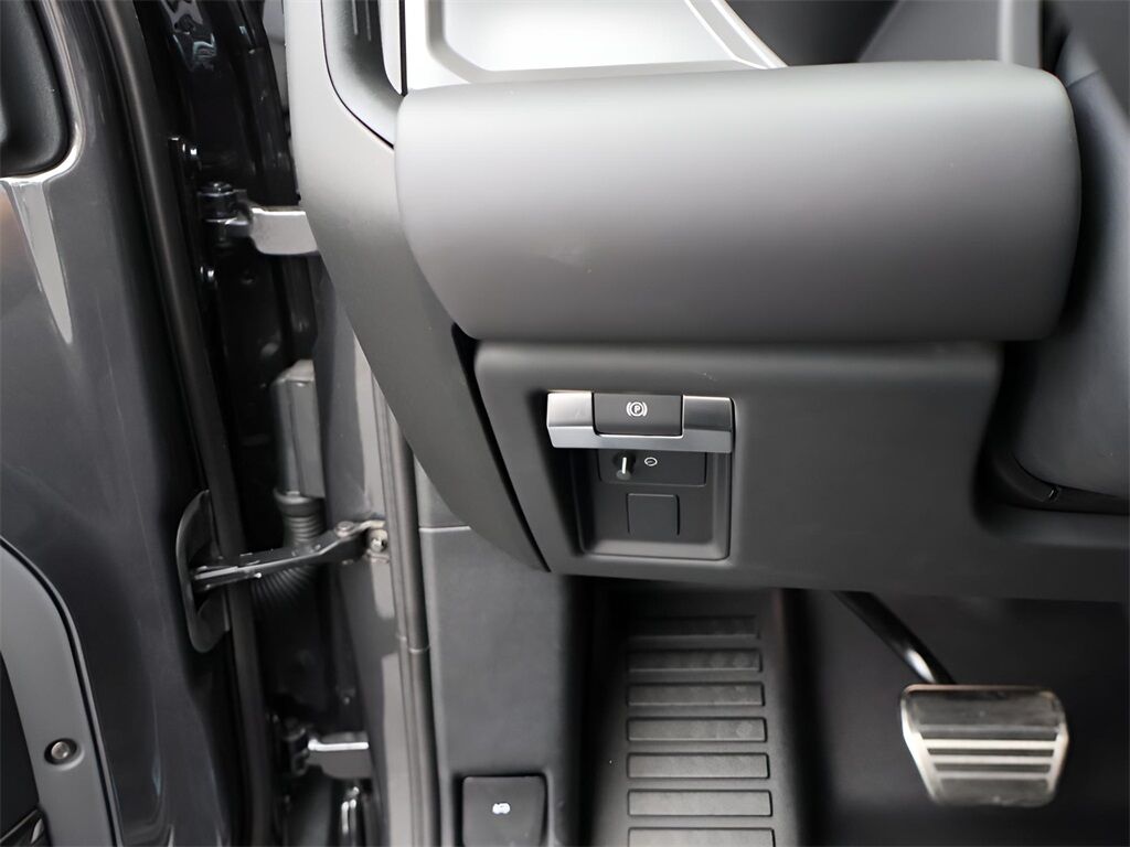 2025 Land Rover Defender 110 V8 San Clemente CA