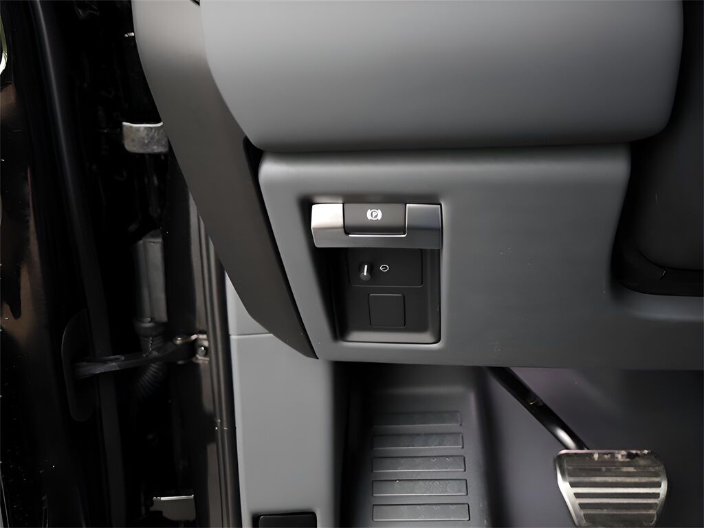 2025 Land Rover Defender 110 V8 San Clemente CA