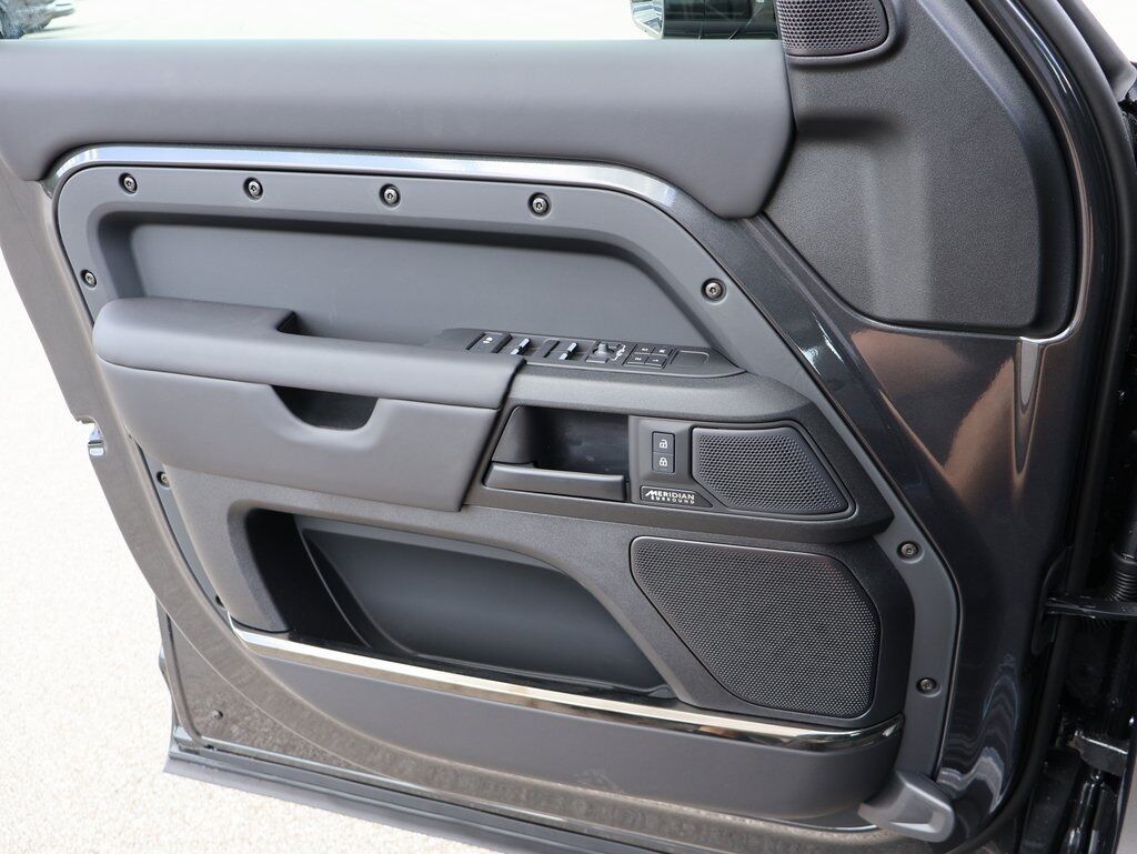 2025 Land Rover Defender 110 V8 San Clemente CA