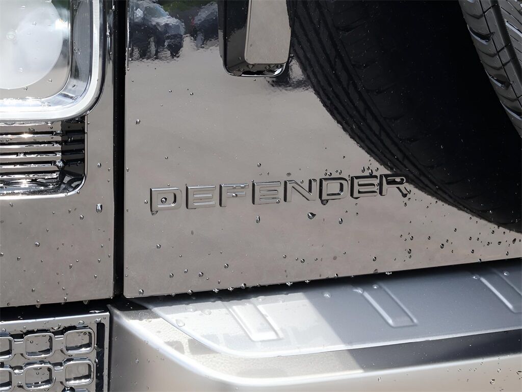 2025 Land Rover Defender 110 V8 San Clemente CA