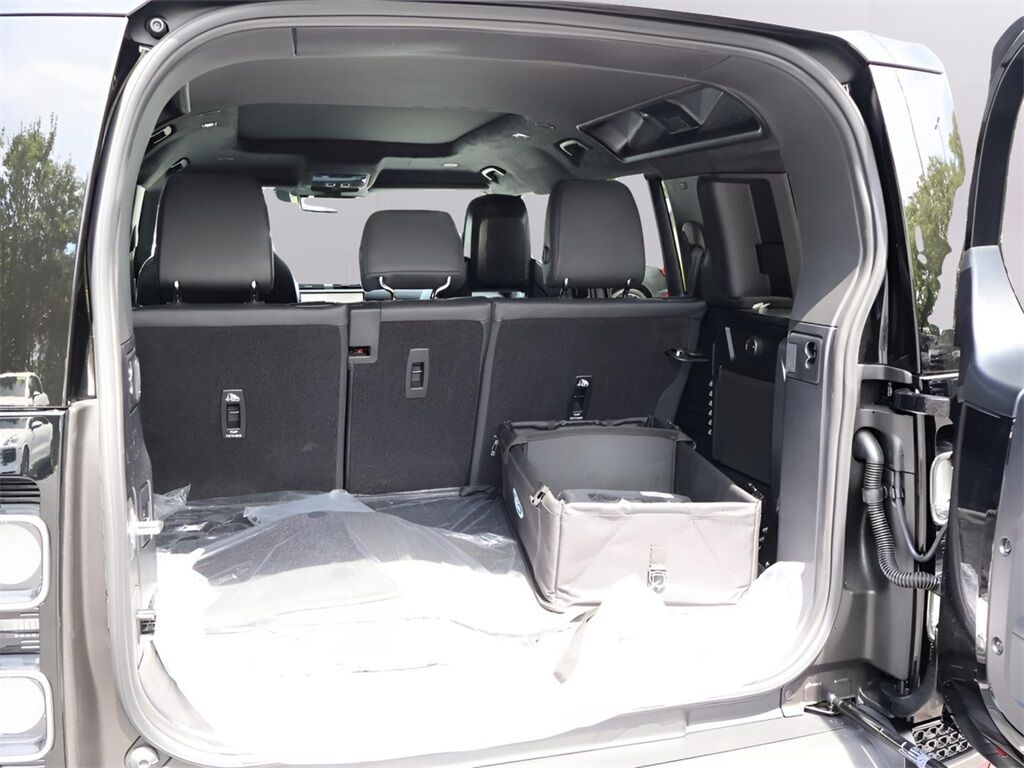 2025 Land Rover Defender 110 V8 San Clemente CA