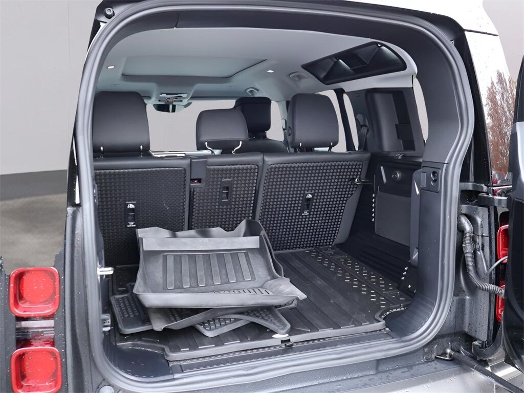 2025 Land Rover Defender 110 X-Dynamic SE San Clemente CA