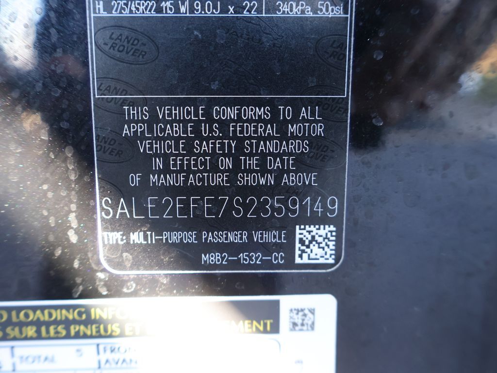 2025 Land Rover Defender 110 X-Dynamic SE v8