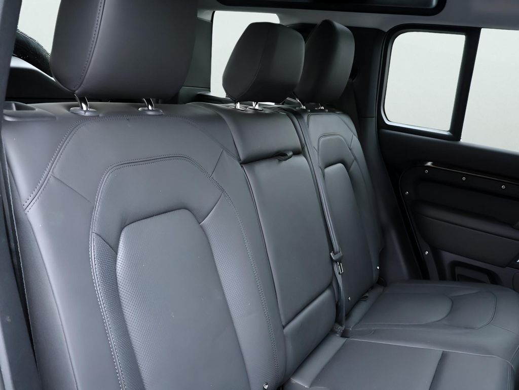 2025 Land Rover Defender 110 X-Dynamic SE v8 San Clemente CA