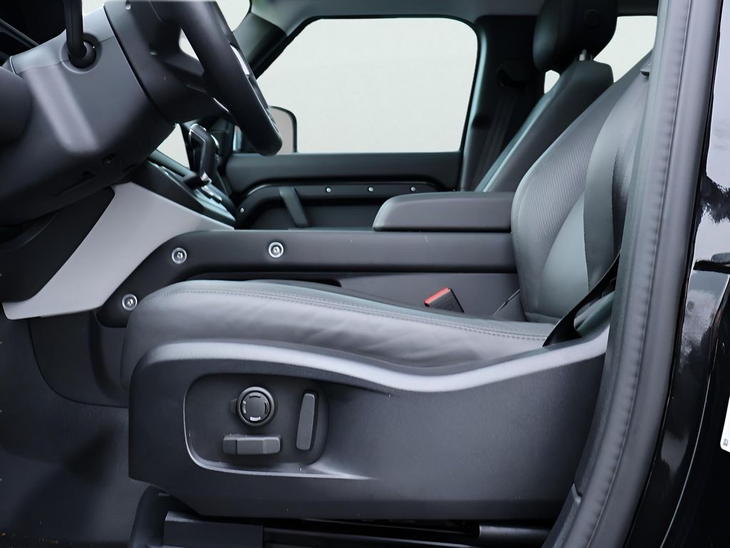 2025 Land Rover Defender 110 X-Dynamic SE v8 San Clemente CA