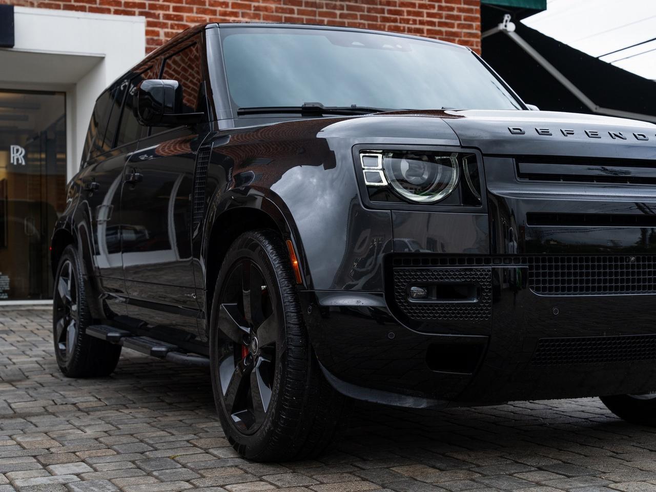 2025 Land Rover Defender 110 X X Lawrence KS