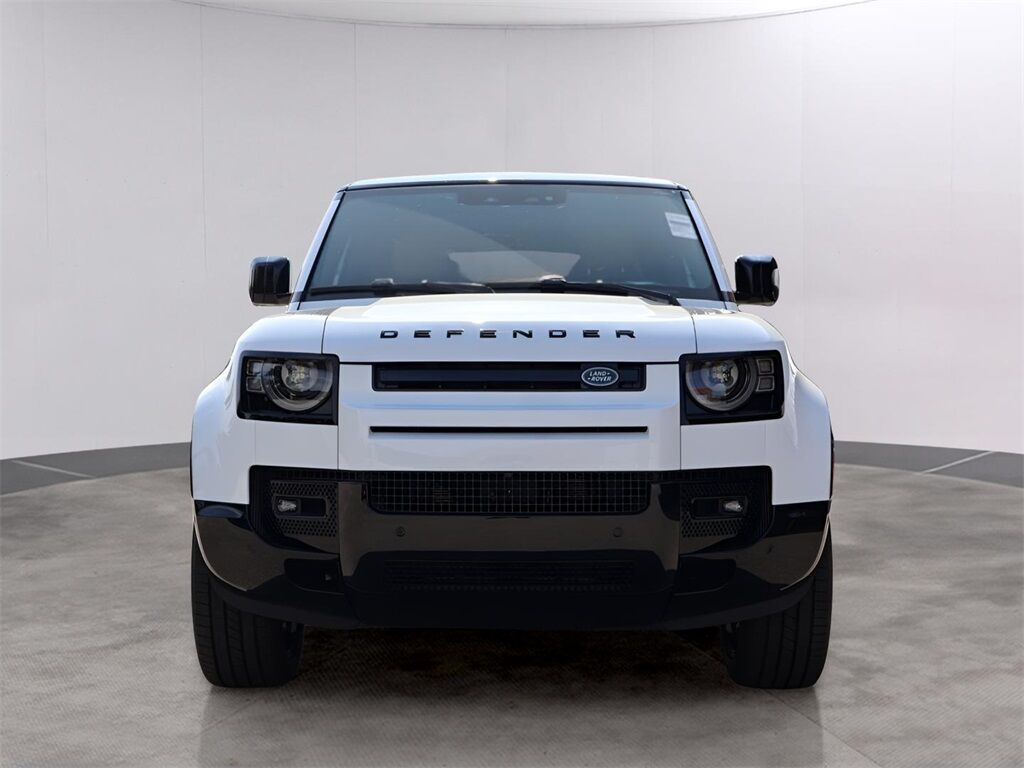2025 Land Rover Defender 130 V8
