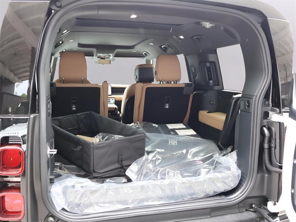 2025 Land Rover Defender 130 X-Dynamic SE San Clemente CA