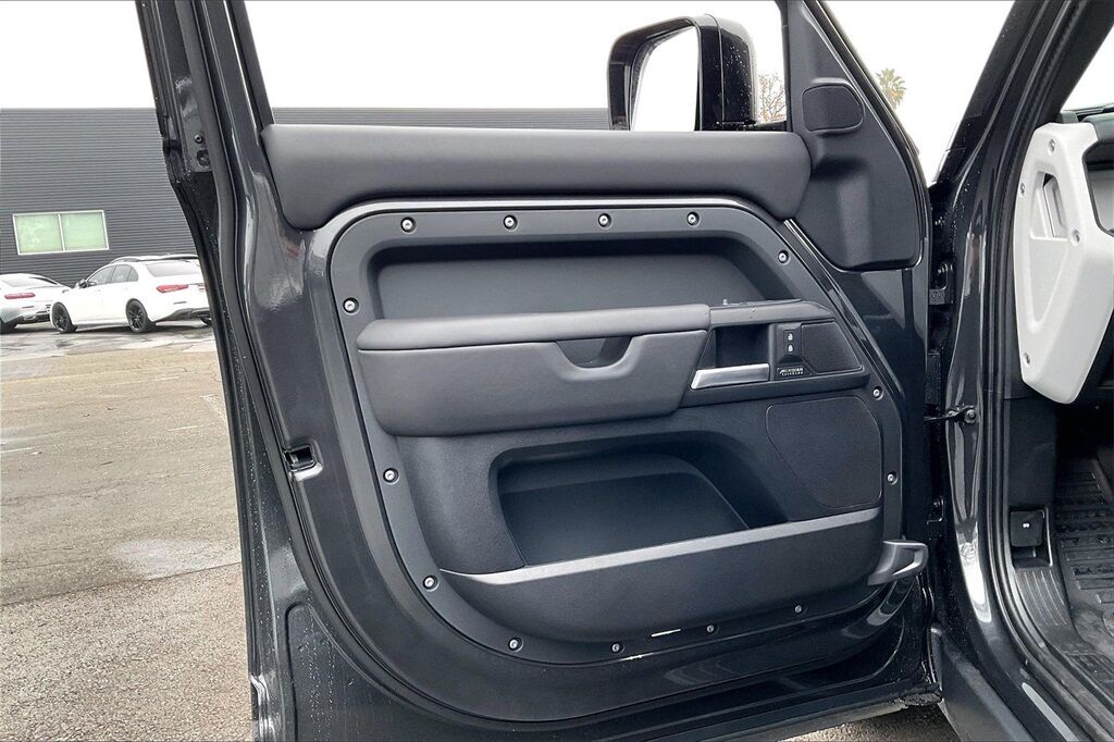 2025 Land Rover Defender 130 X-Dynamic SE San Jose CA