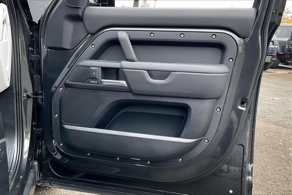 2025 Land Rover Defender 130 X-Dynamic SE San Jose CA