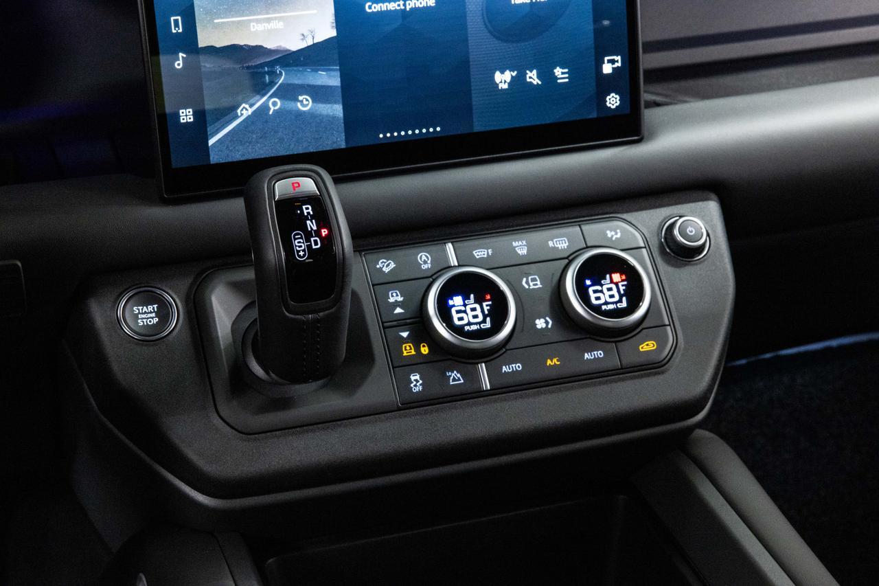 2025 Land Rover Defender P500 V8 X-Dynamic SE Danville VA 2025 Land Rover Defender P500 V8 X-Dynamic SE Danville VA