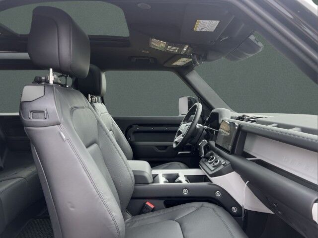 2025 Land Rover Defender X-Dynamic SE 90 2dr San Juan TX 2025 Land Rover Defender X-Dynamic SE 90 2dr San Juan TX