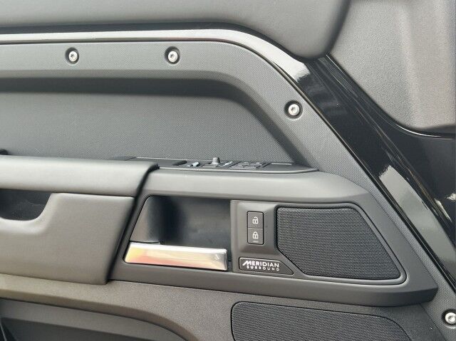 2025 Land Rover Defender X-Dynamic SE 90 2dr San Juan TX 2025 Land Rover Defender X-Dynamic SE 90 2dr San Juan TX