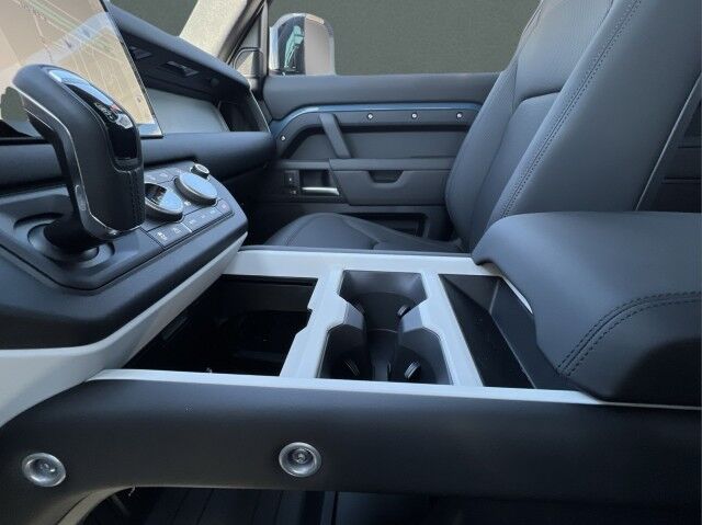 2025 Land Rover Defender X-Dynamic SE San Juan TX 2025 Land Rover Defender X-Dynamic SE San Juan TX