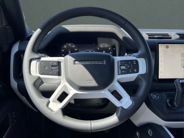 2025 Land Rover Defender X-Dynamic SE San Juan TX 2025 Land Rover Defender X-Dynamic SE San Juan TX