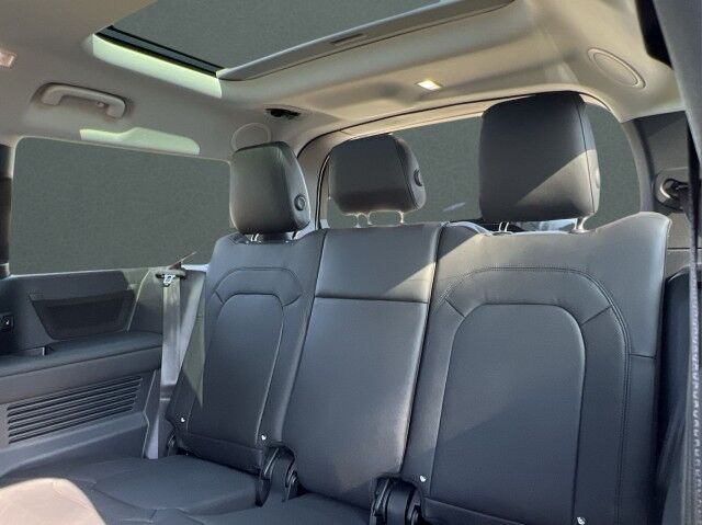 2025 Land Rover Defender X-Dynamic SE San Juan TX 2025 Land Rover Defender X-Dynamic SE San Juan TX