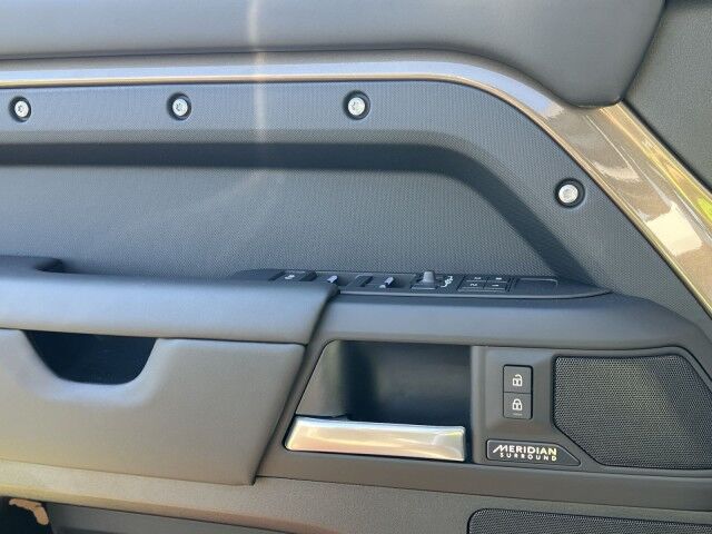 2025 Land Rover Defender X-Dynamic SE San Juan TX 2025 Land Rover Defender X-Dynamic SE San Juan TX