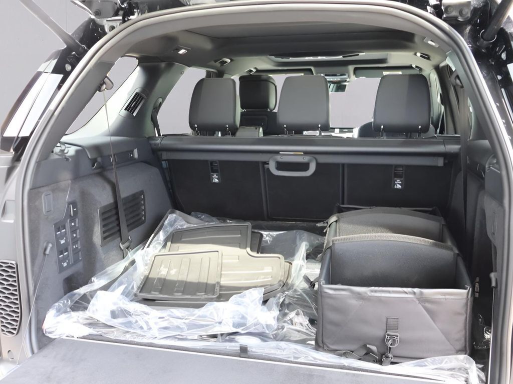 2025 Land Rover Discovery Dynamic SE San Clemente CA