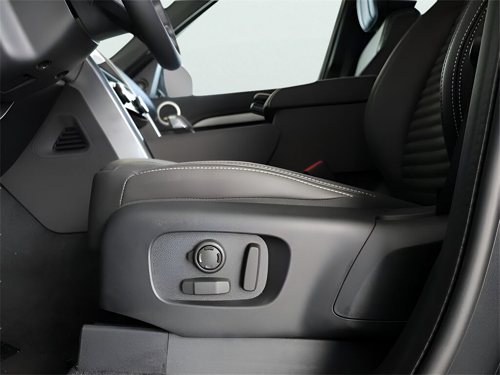 2025 Land Rover Discovery Dynamic SE San Clemente CA